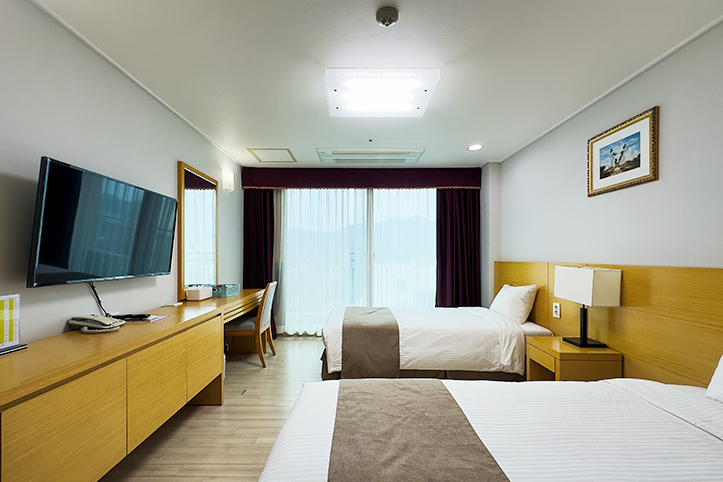 room-card-img-0
